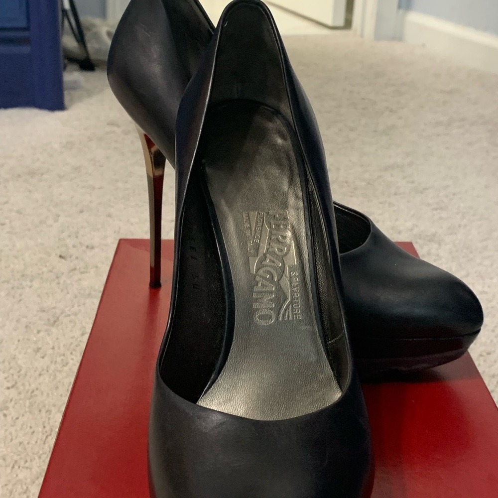 Salvatore Ferragamo 🔥 Stiletto Heels - Vintage Unique - size 9.5 Worn once!